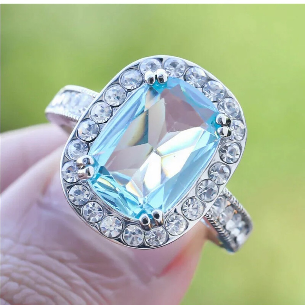 Gorgeous 925 Silver White Diamonds Aquamarine Ring - Picture 5 of 7